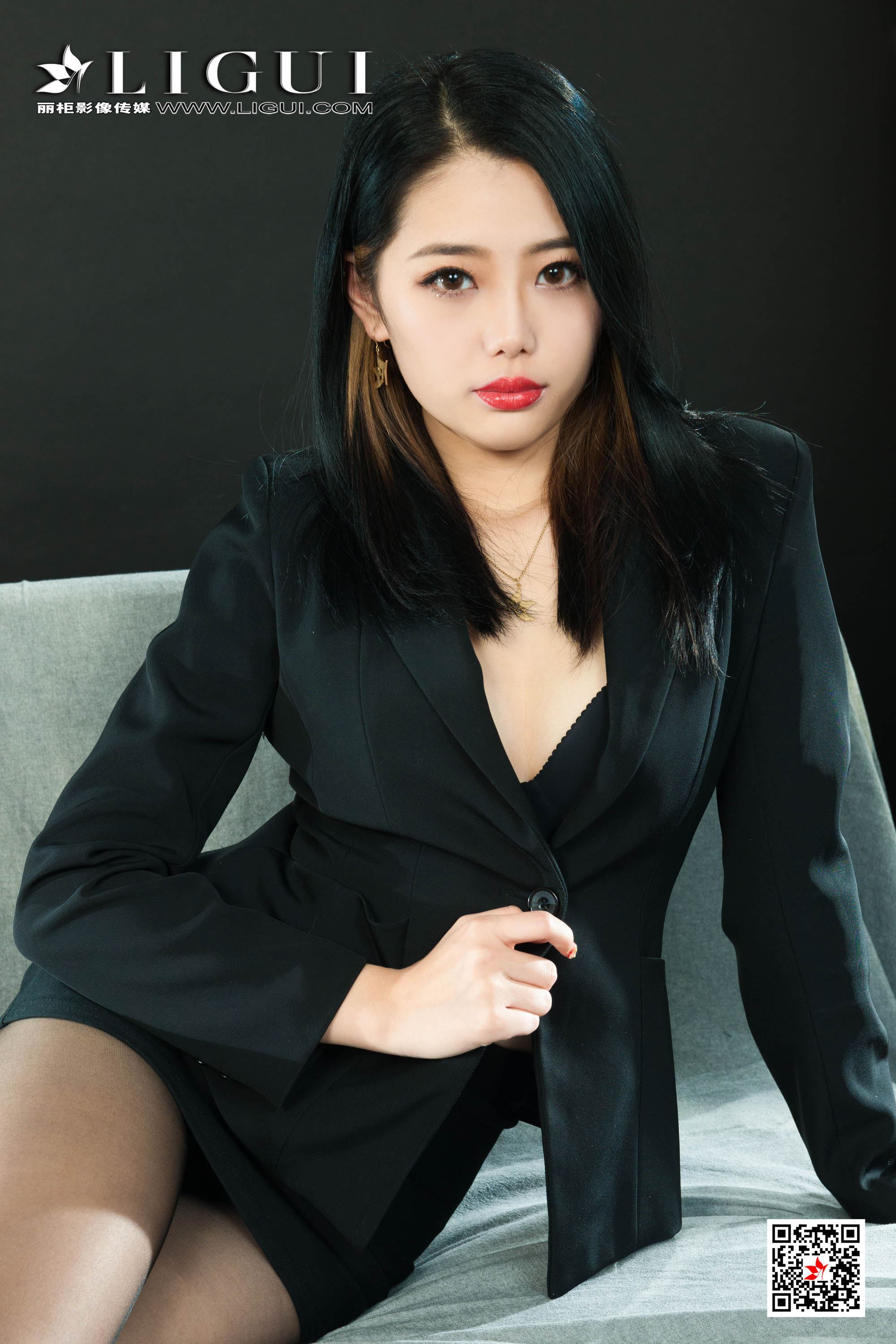 Ligui丽柜  2020.12.07《韩系新职员》李同学